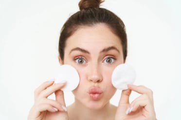 Derma co the best glycolic acid toner? 4 benefits + uses