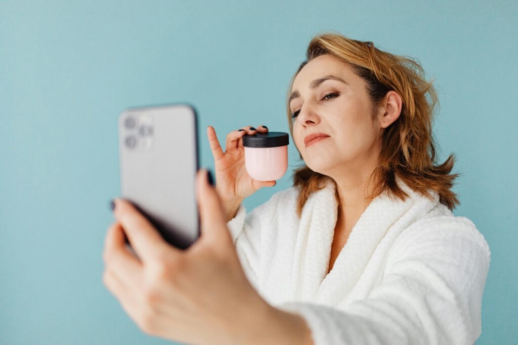 7 beauty tips for oily skin and pimples: following influencers who don't have the same skin type as yours